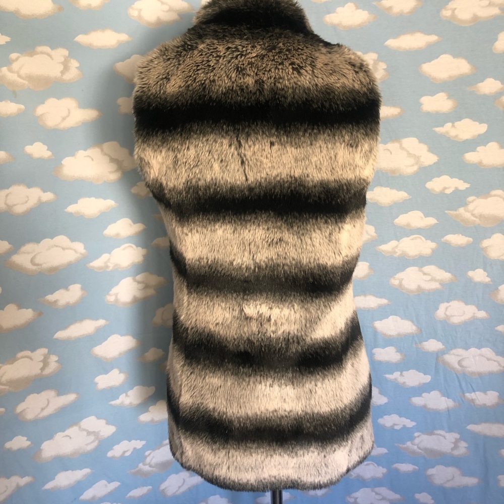 Rachel Zoe faux fur striped vest black and white Size XXS‎ - Picture 7 of 9